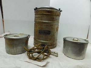 lot 138 image: Vintage universal electric cooker