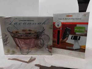 lot 144 image: Anchor Hocking Savannah punch bowl, ladel & 8 cups - Ipad mini adjustable stand in box