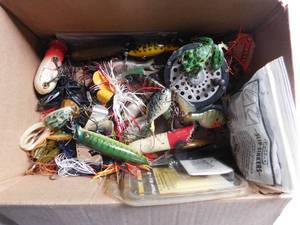 lot 152 image: Box of tackle with some vintage wooden fishing lures