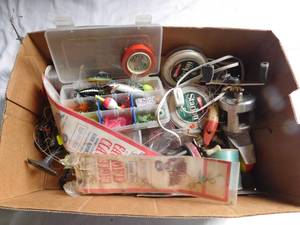 lot 154 image: Box of 3 reels and tackle