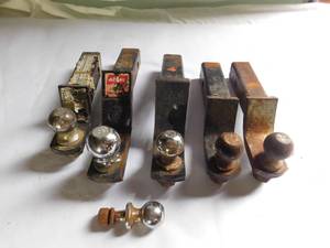 lot 165 image: 5 Hitches Wballs