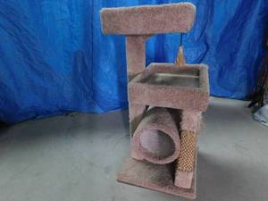 lot 168 image: Cat tower
