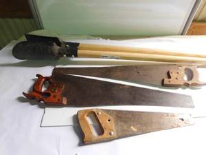 lot 174 image: post Hole Digge and 3 saws