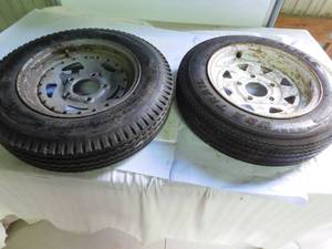 lot 199 image: 2 trailer tires