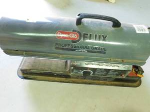 lot 204 image: Dyna-Glo kerosene Heater