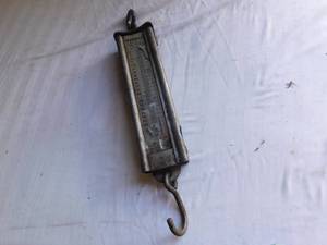 lot 188 image: Vintage scale