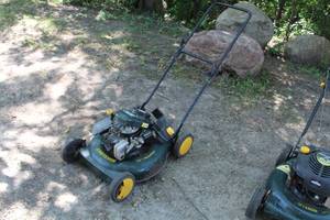 lot 26 image: Craftsman 917.387360 22 Mulcher Push Lawn Mower