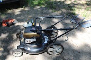 lot 28 image: MTD Yard Machines 11A-509W722 Gold 22 Push Lawn Mower