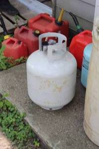 lot 43 image: Propane Tank (Full)