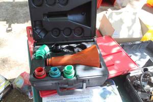 lot 97 image: Snap-on Oil Change Funnel Kit