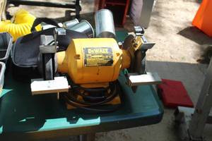 lot 98 image: DeWalt DW756 6 Bench Grinder