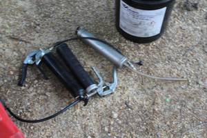 lot 106 image: Lot of (3) Grease Guns