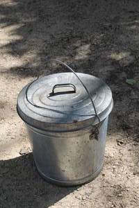 lot 130 image: Metal Trash Can with Lid
