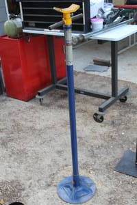 lot 132 image: Metal Stand