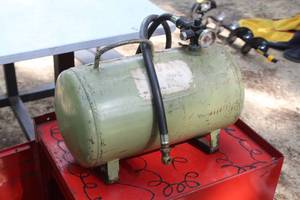 lot 140 image: 3-12 Gallon Portable Air Tank