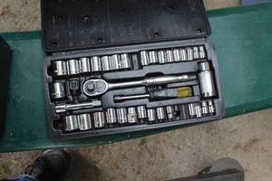 lot 194 image: 38 Drive Socket Set w Case
