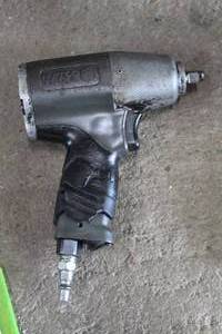 lot 266 image: Matco 38 Drive Air Impact Wrench