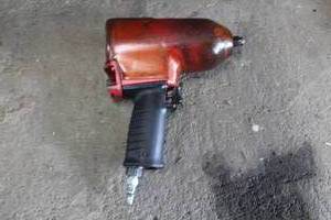 lot 268 image: Snap-on 12 Drive Air Impact Wrench