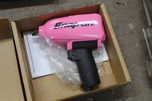 lot 269 image: Snap-on MG725 12 Drive Air Impact Wrench (New)