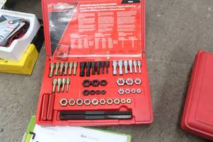 lot 272 image: Snap-on Rethreading Set w Plastic Case