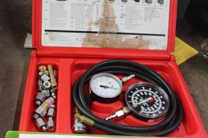 lot 275 image: Matco Tools ATG5AK TransmissionEngine Oil Pressure Tester w Plastic Case