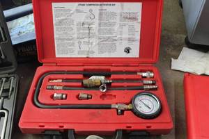 lot 276 image: CT60K Compression Tester Kit w Plastic Case