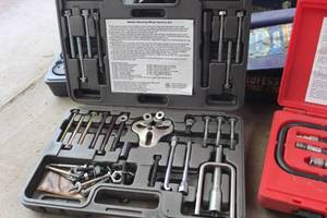 lot 277 image: Matco Tools MST6503 Steering Wheel Tester Set w Plastic Case