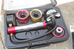 lot 283 image: Matco Tools RPT101 Radiator Pressure Tester w Plastic Case