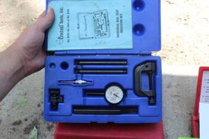 lot 286 image: Central Tools Dial Test Indicator Set w Plastic Case