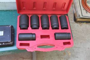 lot 296 image: ATD ATD-5467 FWD Axle Nut Socket Set w Plastic Case