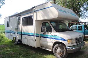 lot 1 image: 1995 Ford E350 Econoline 2-Door 26 Motor Home