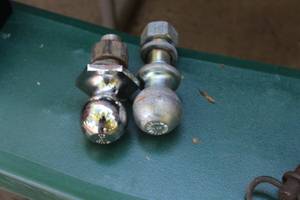 lot 498 image: Lot of (2) Hitch Balls 2 with Mounting Hardware