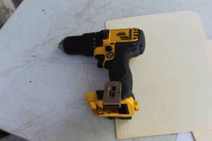 lot 511 image: DeWalt Cordless Drill
