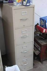 lot 517 image: Metal File Cabinet 4-drawer