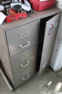 lot 528 image: Metal File Cabinet 3-drawer1-door