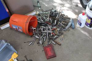 lot 529 image: Lot of (1 Bucket) Hand Tools - Wrenches, Chain, Assorted Items
