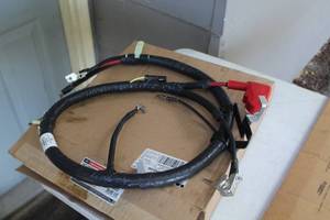 lot 552 image: Ford Battery Cable