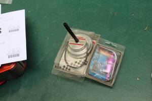 lot 559 image: Fuel Filter & Evap Tester