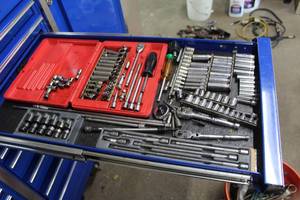 lot 244 image: Hand Tools - 14 Drive Sockets and Ratchets