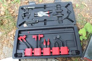 lot 179 image: KD Tools 3835 GearPlier Geared Pliers System Kit 7-piece w Case