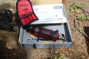 lot 183 image: Matco MT4880 .75 hp Air Straight Die Grinder (in box)