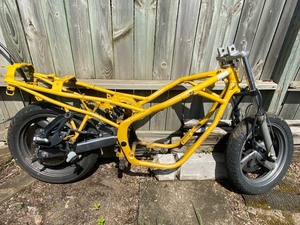 lot 17 image: 93 Yamaha Rolling Frame