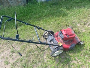 lot 49 image: Toro Lawn Mower
