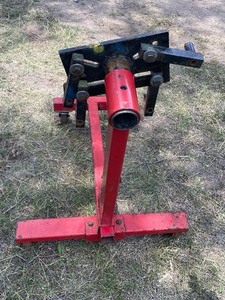 lot 115 image: Powerbuilt Engine Stand