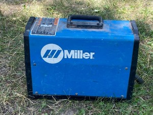 lot 117 image: Miller Welder