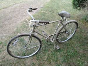 Vintage Hiawatha bicycle, could use...