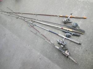 7 vintage fishing rods, 6 have reel...