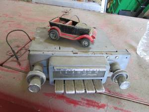 Vintage super deluxe AM car radio a...