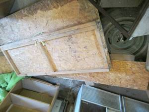Misc plywood, 1 piece is hinged (se...