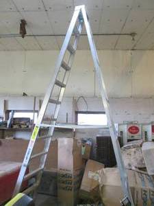 Keller 12ft aluminum step ladder...